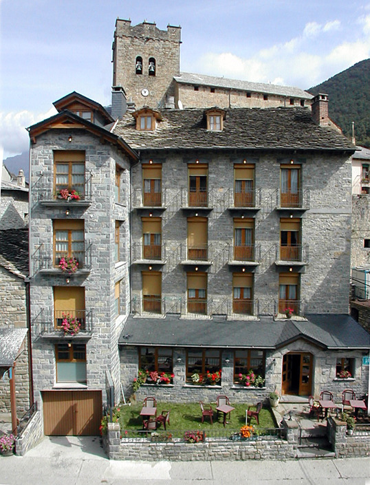 Apartamentos Gabarre Broto Exterior photo